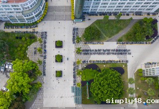教学区停车秩序井然